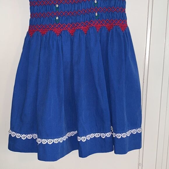 Sweet Vtg blue smocked bodice blue dress - Picture 4 of 8